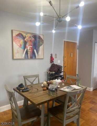 100 Luttgen Pl, Linden, NJ 07036