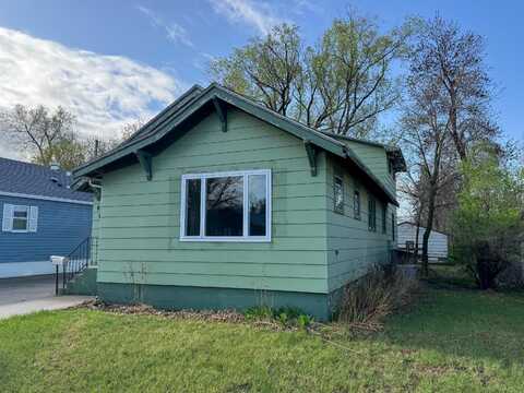 864 12TH St SW, Huron, SD 57350