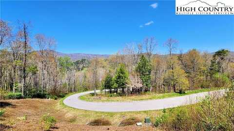 31 & 32 Running Bear Circle, Banner Elk, NC 28604
