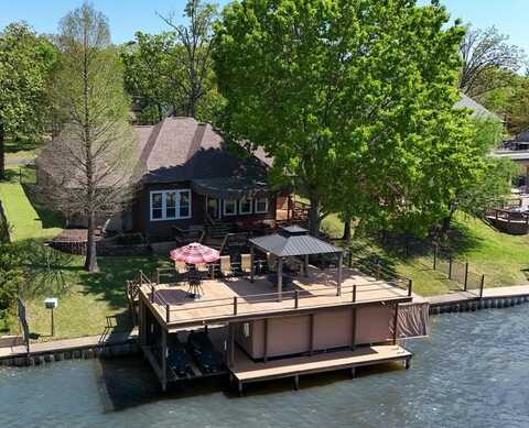 370 Saint Andrews Dr, Mabank, TX 75156