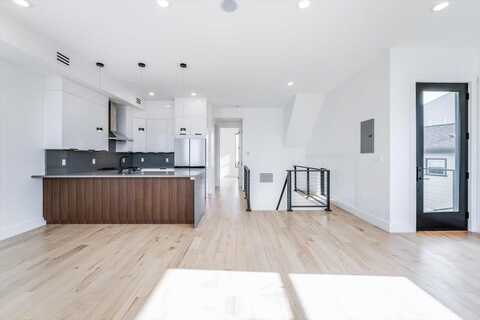 33 SUBURBIA CT, JC, West Bergen, NJ 07305