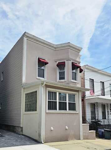 6808 SMITH AVE, North Bergen, NJ 07047