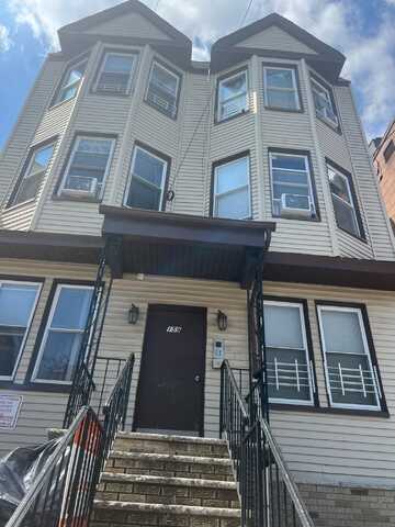 159 LEXINGTON AVE, Greenville, NJ 07304
