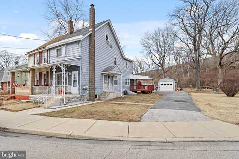 Adams, CRUM LYNNE, PA 19022