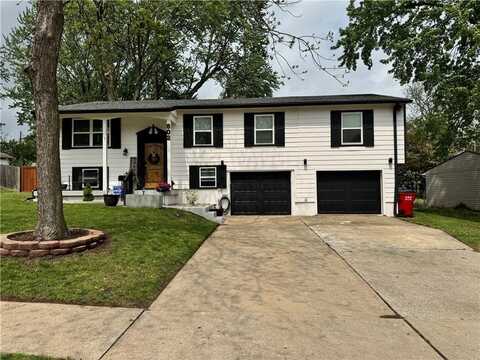 802 N Susquehanna Ridge, Independence, MO 64056