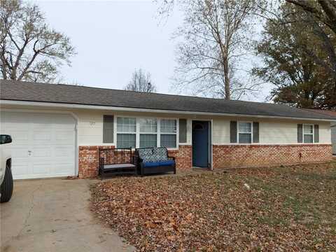 720 Garfield Road N, Iola, KS 66749