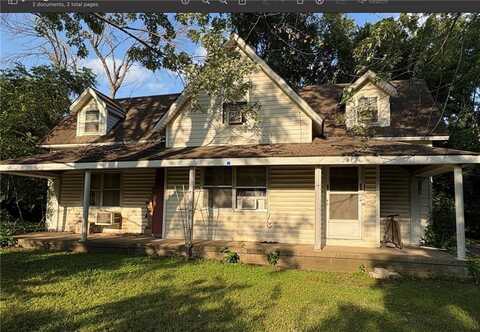 22111 S Old Town Drive, Peculiar, MO 64078