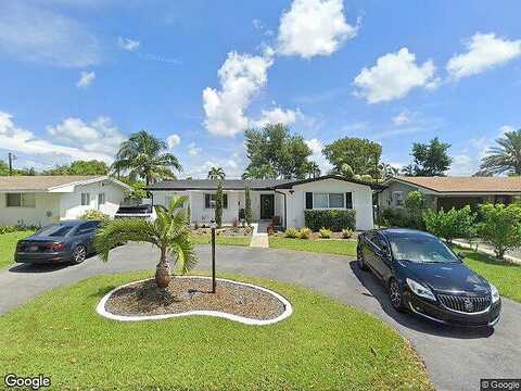 15Th, PEMBROKE PINES, FL 33024