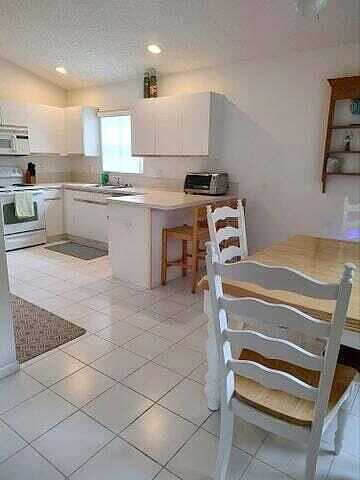 Oak Berry, WELLINGTON, FL 33414