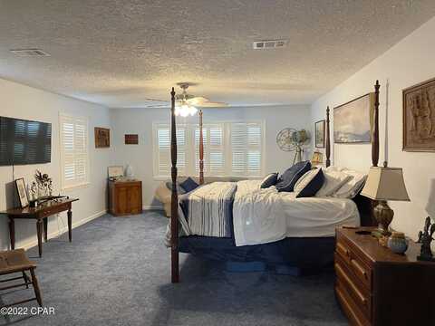 Carolina, LYNN HAVEN, FL 32444