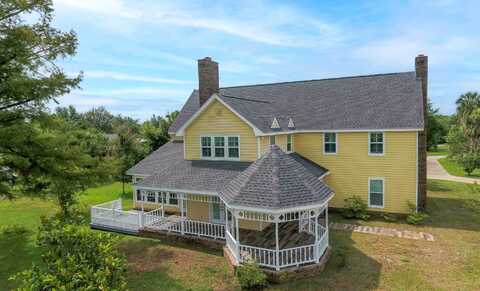 Carolina, LYNN HAVEN, FL 32444