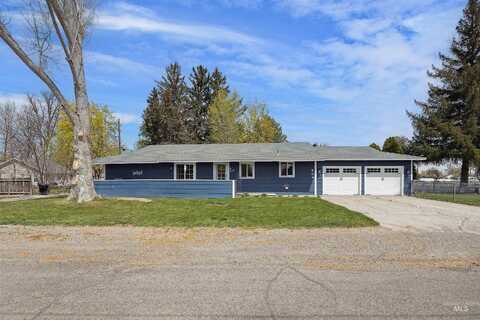 604 Locke Ave, Gooding, ID 83330