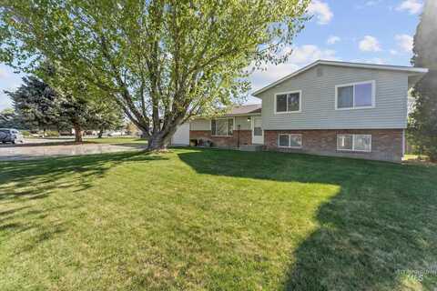 210 NW Wilson Circle, Mountain Home, ID 83647