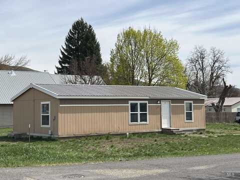 111 Winters Avenue, Council, ID 83612