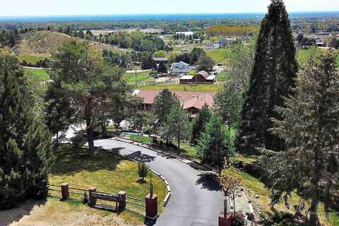 365 Knob Hill Ct, Eagle, ID 83616