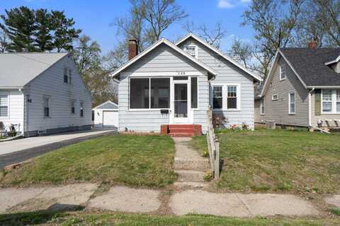720 17th Street, Jackson, MI 49203