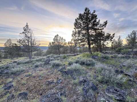 Lot 1124 Fox Sparrow Drive, Klamath Falls, OR 97601