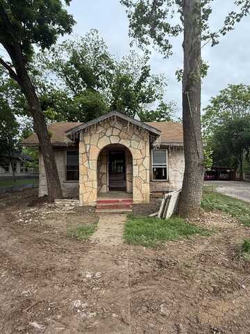 821 Ross St, Kerrville, TX 78028