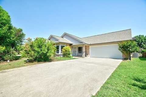305 Crestwood Dr, Kerrville, TX 78028