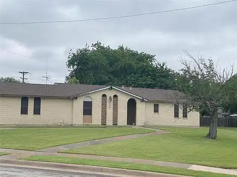 Sandra, BURLESON, TX 76028