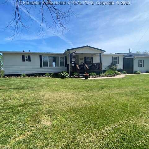 4429 Manilla Ridge Road, Leon, WV 25123