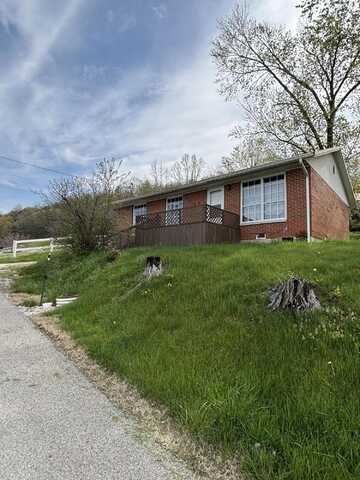 26 Oak Street, West Liberty, KY 41472