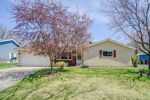 Paso Roble, MADISON, WI 53716