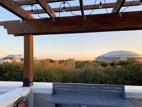 Beaconsfield, ARLINGTON, TX 76011