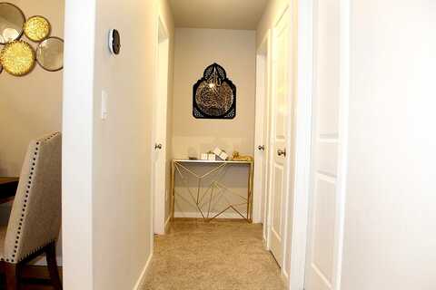 Flats, MIDLAND, TX 79705