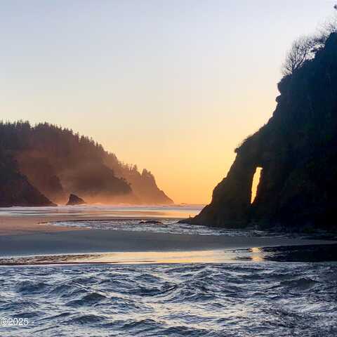 48988 U.S. 101 S, Neskowin, OR 97149