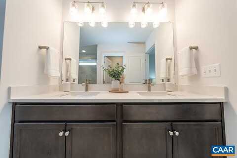 59 SWEETVIEW CT, Stuarts Draft, VA 24477