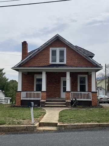 74 MAIN ST, Greenville, VA 24440