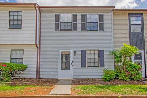 77 Country Place Lane, Lynchburg, VA 24501