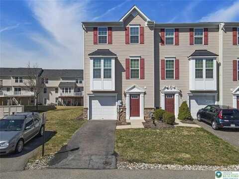 10 White Rose Lane, Palmer, PA 18045
