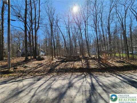 284 Delaware Trail, Tobyhanna, PA 18347