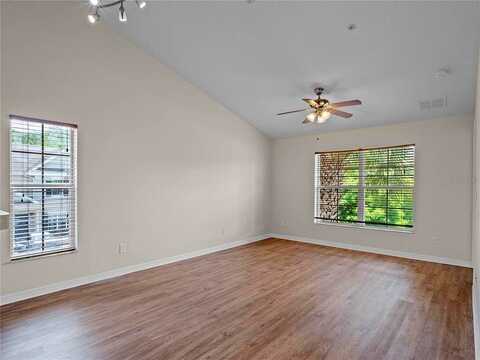 Regent Square Dr, Orlando, FL 32825