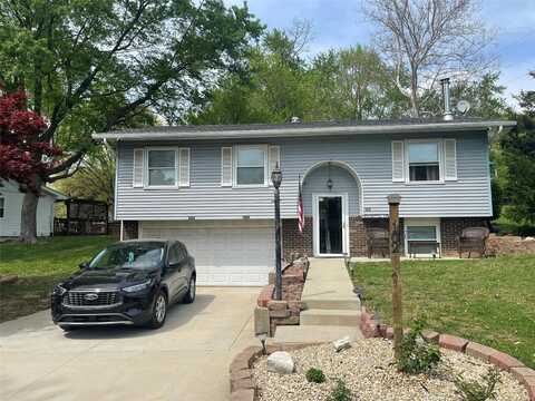102 Creekside Drive, Collinsville, IL 62234