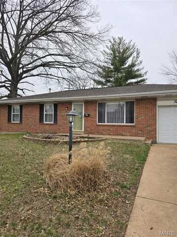 1205 Fox Run Drive, Florissant, MO 63033
