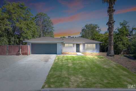 Monique, BAKERSFIELD, CA 93307