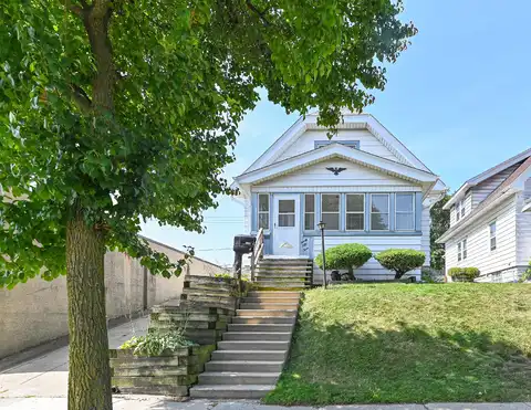90Th, MILWAUKEE, WI 53227
