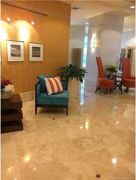 Ocean, HALLANDALE BEACH, FL 33009