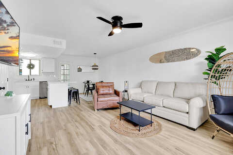 Damon, PANAMA CITY BEACH, FL 32407