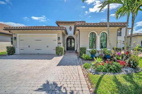 1121 SW 113th Ave, Pembroke Pines, FL 33025