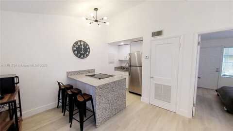 840 SW 7th St, Miami, FL 33130