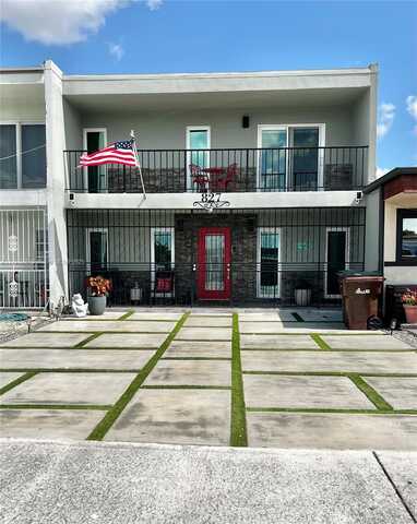827 W 79th St, Hialeah, FL 33014