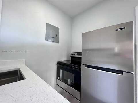 2901 NW 18th St, Fort Lauderdale, FL 33311