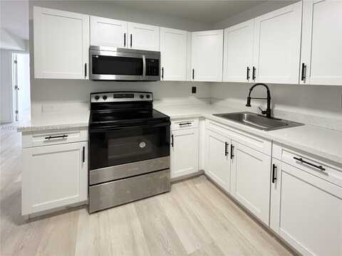 12215 W Dixie Hwy, North Miami, FL 33161