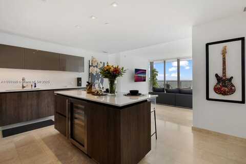 88 SW 7th St, Miami, FL 33130