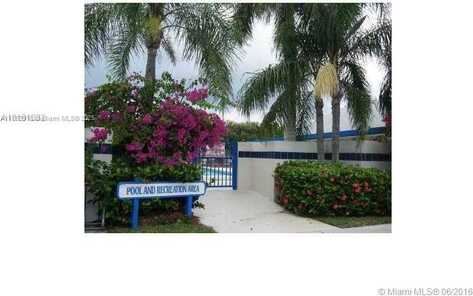 5201 SW 31st Ave, Dania Beach, FL 33312
