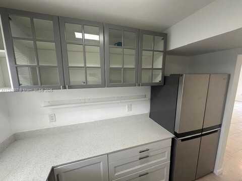 7660 SW 82nd St, Miami, FL 33143